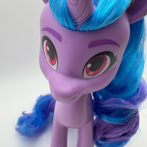 My Little Pony (MLP) Izzy Moonbow 2021 Purple Blue 8in (SKU: 387TO) - Picture 10 of 11